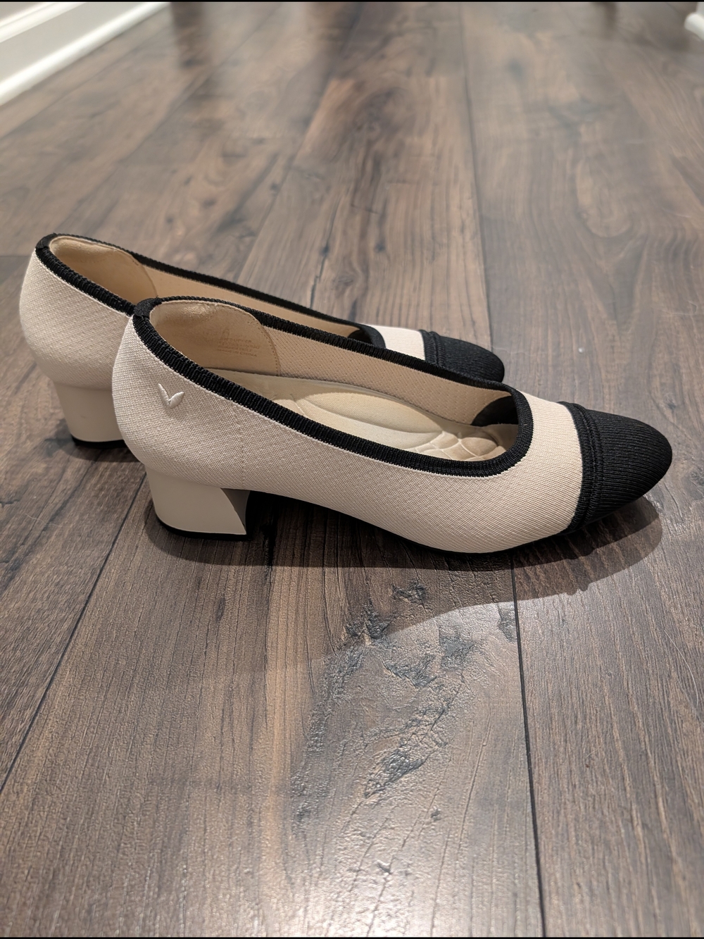 Vivaia Two-Tone Block Heel--sz. 38.5 (7.5) *EUC*